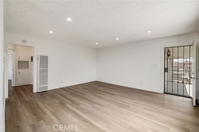 11726 Freeman Avenue, Hawthorne CA: https://media.crmls.org/medias/9568bc1e-9f60-4731-8f90-410d23366f5a.jpg