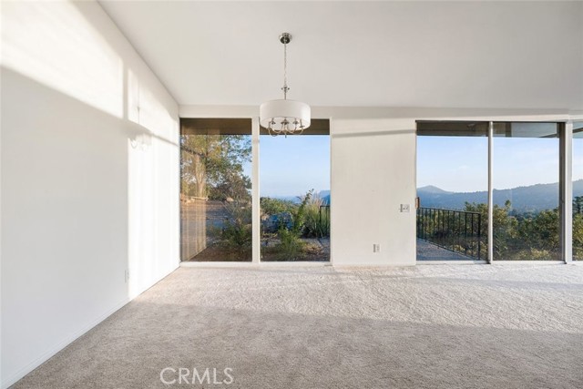 Detail Gallery Image 16 of 69 For 5260 Gould Ave, La Canada Flintridge,  CA 91011 - 3 Beds | 3 Baths