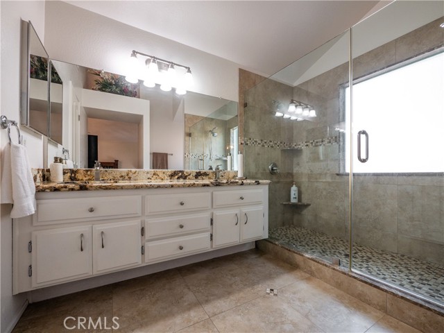 Detail Gallery Image 18 of 23 For 1241 Oakcrest Cir, Corona,  CA 92882 - 4 Beds | 2/1 Baths