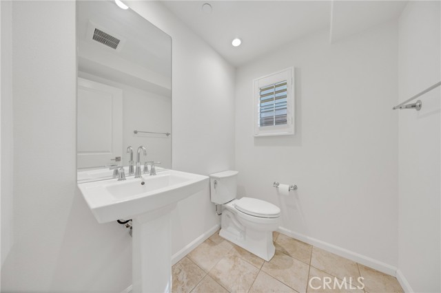Detail Gallery Image 7 of 60 For 126 Gulfstream, Irvine,  CA 92620 - 3 Beds | 2/1 Baths