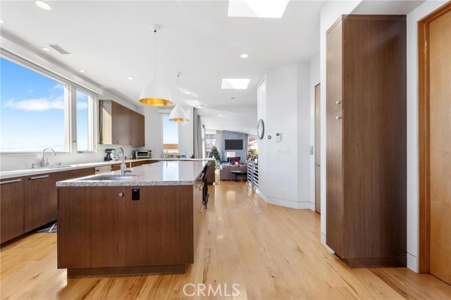 Detail Gallery Image 26 of 67 For 308 17th St, Manhattan Beach,  CA 90266 - 4 Beds | 3/1 Baths