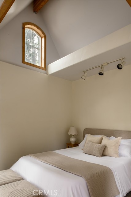 Detail Gallery Image 15 of 38 For 313 John Muir Rd, Lake Arrowhead,  CA 92352 - 3 Beds | 2/2 Baths