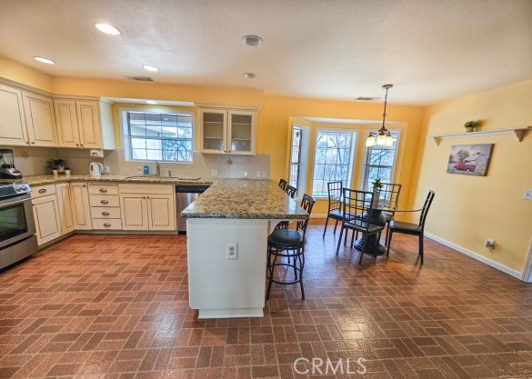 19035 Bonita Road, Red Bluff CA: https://media.crmls.org/medias/956c7b25-2863-44fe-a5b1-364b096a3048.jpg