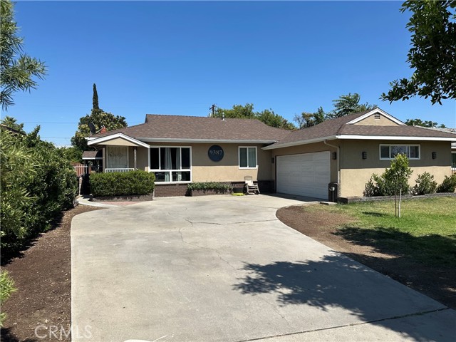 9387 Frankfort Avenue, Fontana CA: https://media.crmls.org/medias/956d144a-011c-432a-985e-5ab3e24b65a5.jpg