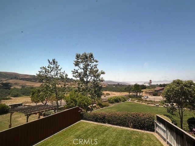 https://media.crmls.org/medias/956d90f0-f630-46f9-b547-144825e4403b.jpg?preset=X-Large