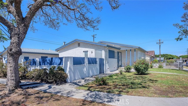 835 E 222nd Street, Carson CA: https://media.crmls.org/medias/956eabd3-e961-4815-aabd-904941374ce0.jpg