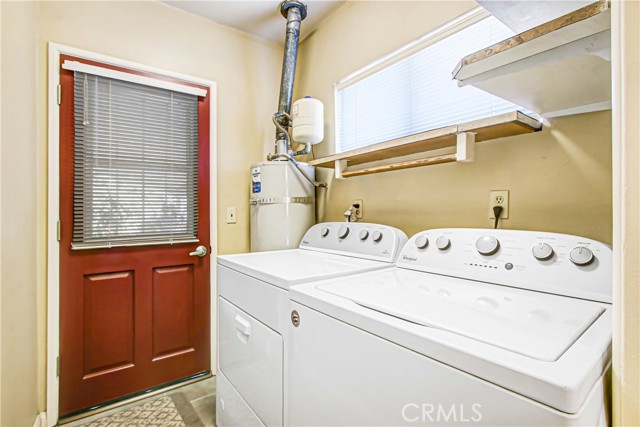 Detail Gallery Image 8 of 17 For 16510 Iris, Fontana,  CA 92335 - 3 Beds | 2 Baths