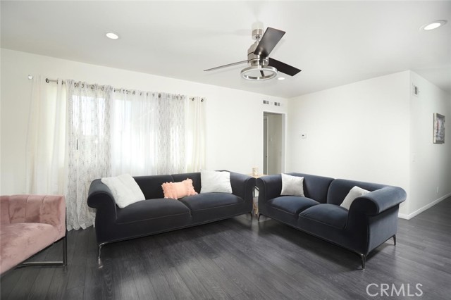 601 E Orange Grove Avenue #301, Burbank, CA, 91501 601 E Orange Grove Avenue #301, Burbank, CA, 91501