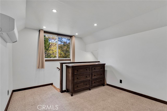 915 Trinity, Lake Arrowhead, CA 92352