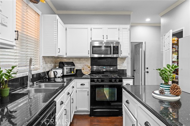13279 Coffeetree Street, Moreno Valley CA: https://media.crmls.org/medias/95705cb0-d568-43f0-9e95-eda1489ba365.jpg