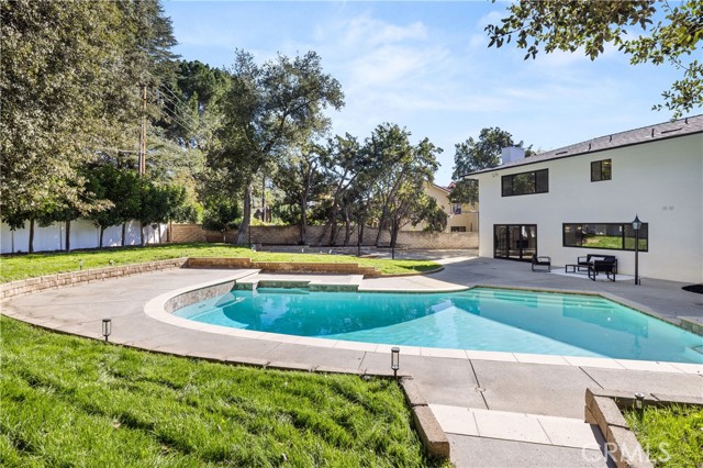 Detail Gallery Image 42 of 46 For 5340 Edgeware Dr, Calabasas,  CA 91301 - 5 Beds | 3 Baths