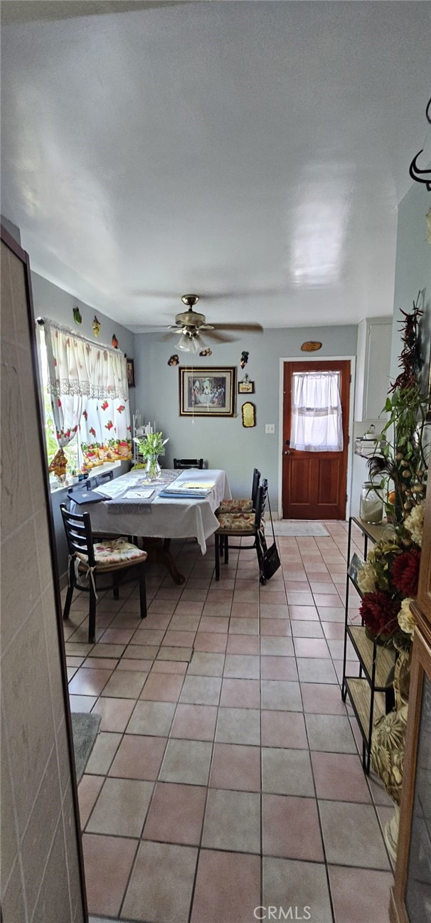 450 W D Street, Colton CA: https://media.crmls.org/medias/957111a0-4c63-4bae-bbcb-faefe20deb8b.jpg