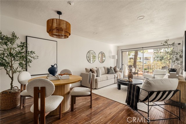 Detail Gallery Image 3 of 30 For 102 Scholz Plaza #239,  Newport Beach,  CA 92663 - 1 Beds | 1 Baths