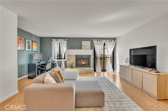 Detail Gallery Image 12 of 50 For 21040 Parthenia #25,  Canoga Park,  CA 91304 - 2 Beds | 2/1 Baths