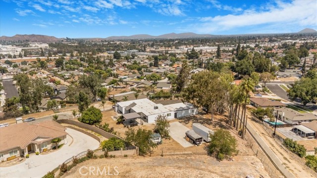 Detail Gallery Image 36 of 39 For 10220 Balmoral Ct, Riverside,  CA 92503 - 3 Beds | 2 Baths
