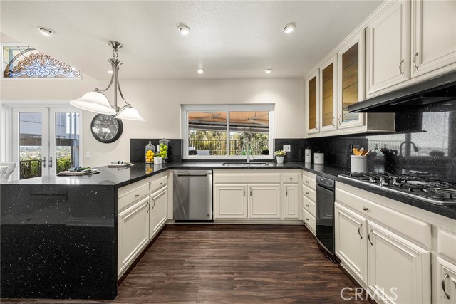 Image 16 of 59 For 897 Kings Canyon Road