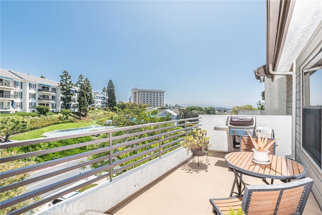 950 Cagney Lane, Newport Beach CA: https://media.crmls.org/medias/957345ae-6cff-4402-9386-24aa1f820953.jpg