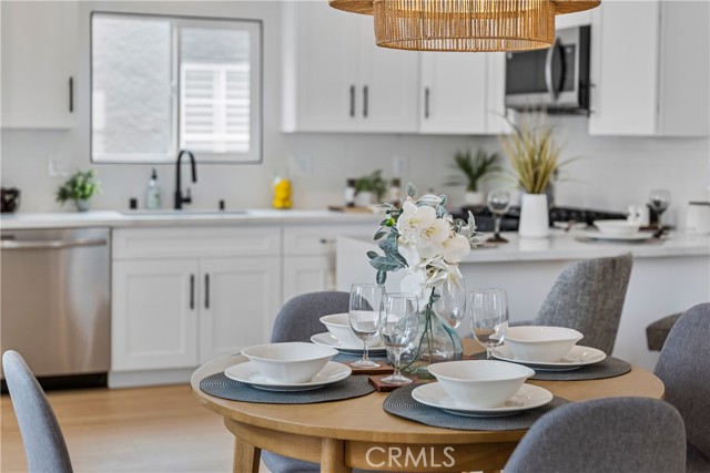 6239 Cimarron Street, Los Angeles CA: https://media.crmls.org/medias/95765a26-07af-4dcf-938e-873fb27a37b5.jpg