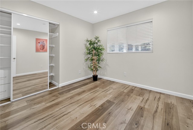 Image 21 of 36 For 22637 Covello Street