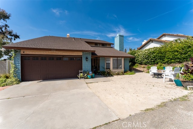 Detail Gallery Image 2 of 57 For 1520 Downs St, Oceanside,  CA 92054 - 4 Beds | 3 Baths