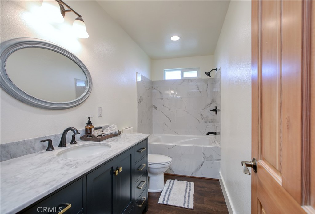 https://media.crmls.org/medias/9577461e-b8f9-45a2-a33d-7a27e8217f17.jpg?preset=X-Large