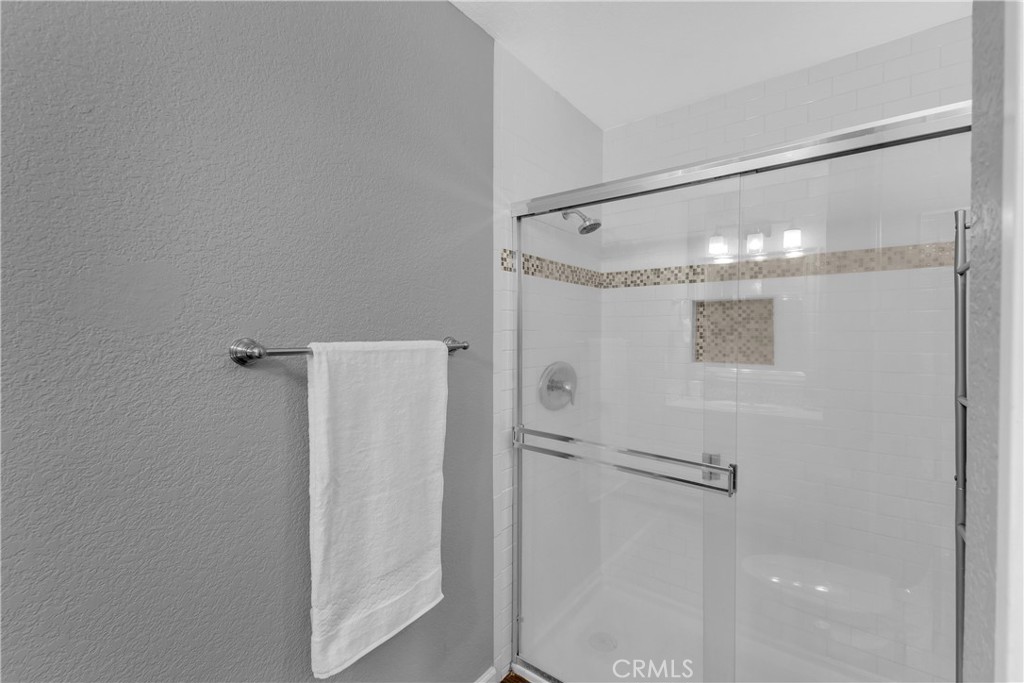https://media.crmls.org/medias/9577d636-4690-4134-8bb3-ddf3bf4dd630.jpg?preset=X-Large
