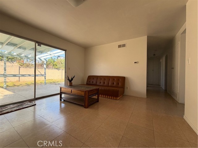 Detail Gallery Image 2 of 7 For 8471 Rembrandt Dr, Huntington Beach,  CA 92647 - 3 Beds | 1 Baths