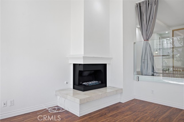 7202 Marina Pacifica S, Long Beach CA: https://media.crmls.org/medias/95782451-d438-4d89-97b8-8ced37361596.jpg