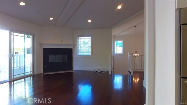 Detail Gallery Image 35 of 75 For 804 N Irena Ave #B,  Redondo Beach,  CA 90277 - 3 Beds | 2/1 Baths