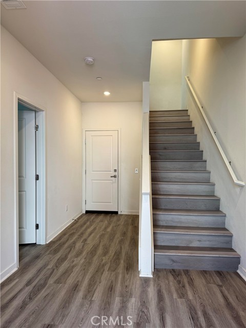 Detail Gallery Image 5 of 13 For 120 Citysquare, Irvine,  CA 92614 - 4 Beds | 3/1 Baths
