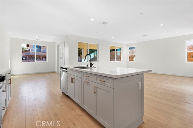 Detail Gallery Image 10 of 34 For 17795 Vista Point Dr, Victorville,  CA 92395 - 4 Beds | 3 Baths