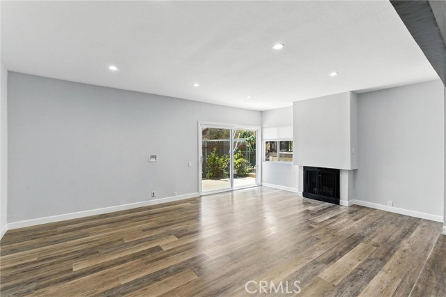 5439 S La Cienega Boulevard, Ladera Heights CA: https://media.crmls.org/medias/957a9933-0d7d-484c-85c7-3fabb3ea1102.jpg