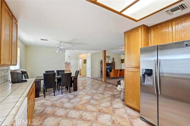 Detail Gallery Image 11 of 42 For 7321 Birch Ave, Rosamond,  CA 93560 - 4 Beds | 3 Baths