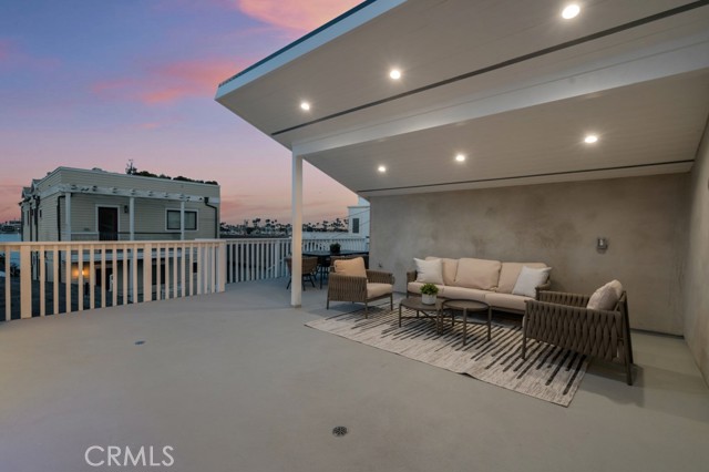 58 66th Place, Long Beach CA: https://media.crmls.org/medias/957b6f66-8112-4e24-95b7-19aad328430c.jpg