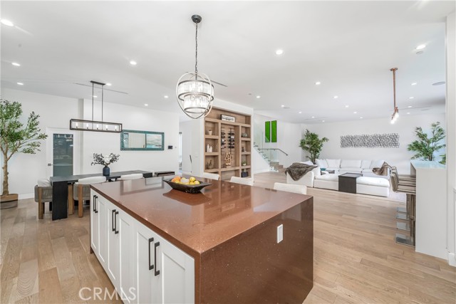 4706 Katherine Avenue, Sherman Oaks CA: https://media.crmls.org/medias/957c570e-ce6a-4987-8dfe-cb8f9129c902.jpg