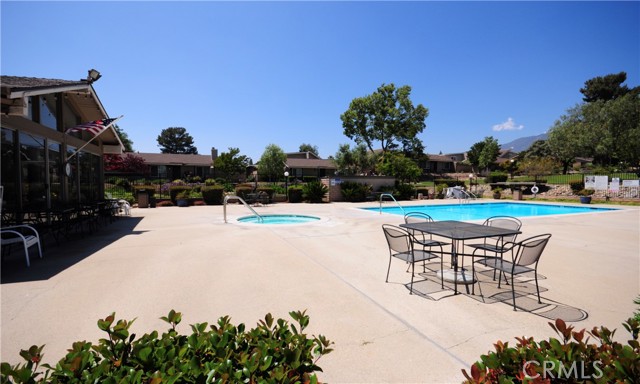 Detail Gallery Image 10 of 38 For 1635 Carmel Cir, Upland,  CA 91784 - 2 Beds | 1/1 Baths