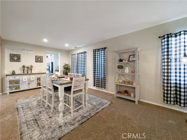 Detail Gallery Image 15 of 54 For 12476 Domingo, Victorville,  CA 92392 - 5 Beds | 4/1 Baths