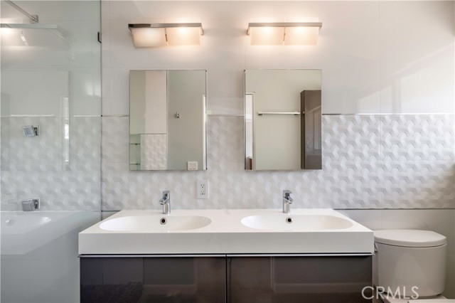 Detail Gallery Image 11 of 31 For 3033 Volk Ave, Long Beach,  CA 90808 - 3 Beds | 2 Baths