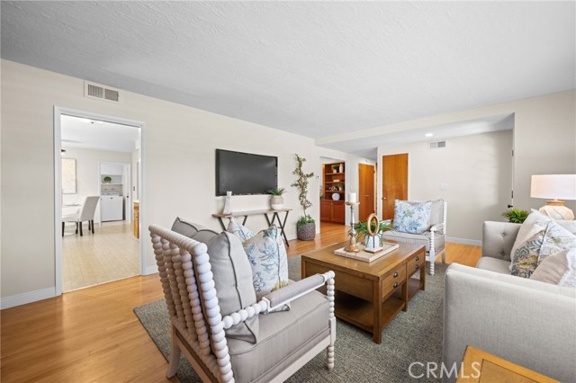 Detail Gallery Image 13 of 64 For 939 W Orange Rd, Santa Ana,  CA 92706 - 3 Beds | 2 Baths