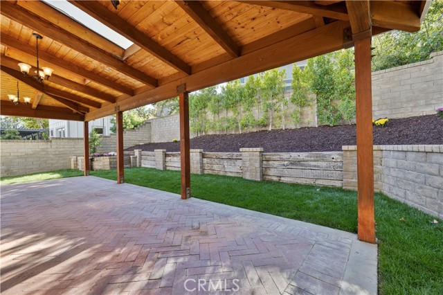 Detail Gallery Image 42 of 52 For 25457 via Macarena, Valencia,  CA 91355 - 5 Beds | 3 Baths