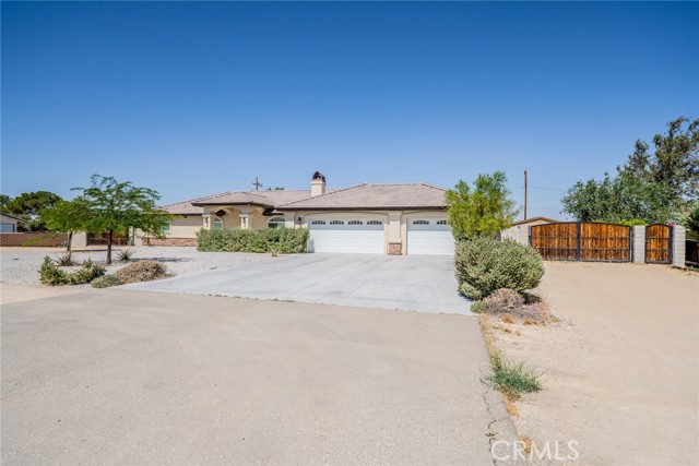 13546 Rincon Road, Apple Valley CA: https://media.crmls.org/medias/9581b2c6-95a6-45cb-acd9-f25ab3a9418b.jpg
