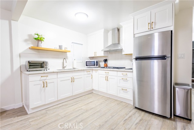 3720 S St Andrews Place, Los Angeles CA: https://media.crmls.org/medias/9581caab-1f9e-4ea6-8d66-353c76d3f4cf.jpg