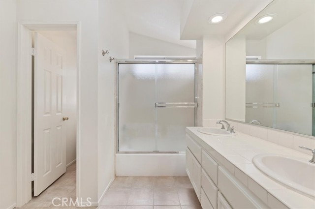 Detail Gallery Image 22 of 27 For 17640 Mountain Ct, Riverside,  CA 92503 - 3 Beds | 3 Baths