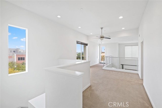 Image 9 of 26 For 555 Rockefeller