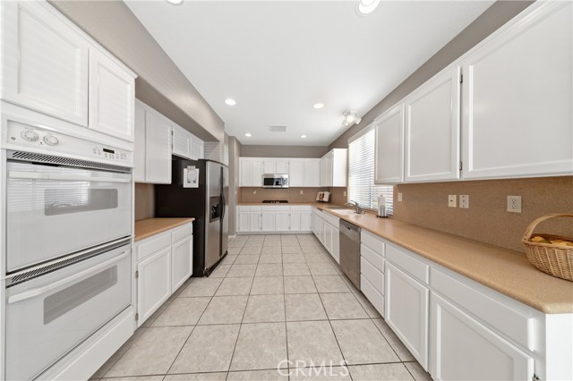 Detail Gallery Image 12 of 59 For 40146 Colony Drive, Murrieta,  CA 92562 - 3 Beds | 2/1 Baths