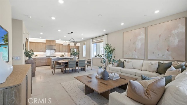 Detail Gallery Image 10 of 39 For 924 Chinon, Irvine,  CA 92618 - 4 Beds | 3/1 Baths