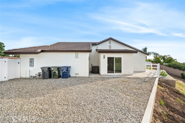 1563 Gary Lane, Redlands CA: https://media.crmls.org/medias/95833a77-39da-41d4-8487-0c3bd4510c9d.jpg