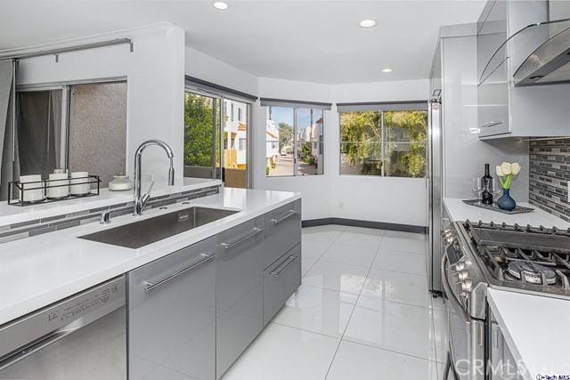 2 Bed Home for Sale in Sherman Oaks, California