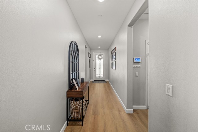 Detail Gallery Image 5 of 46 For 11923 Meander Way, Jurupa Valley,  CA 91752 - 4 Beds | 2 Baths