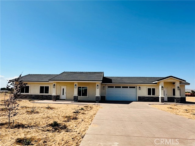 21928 sioux Road, Apple Valley CA: https://media.crmls.org/medias/9585c772-520d-475c-b009-582c0dc926de.jpg